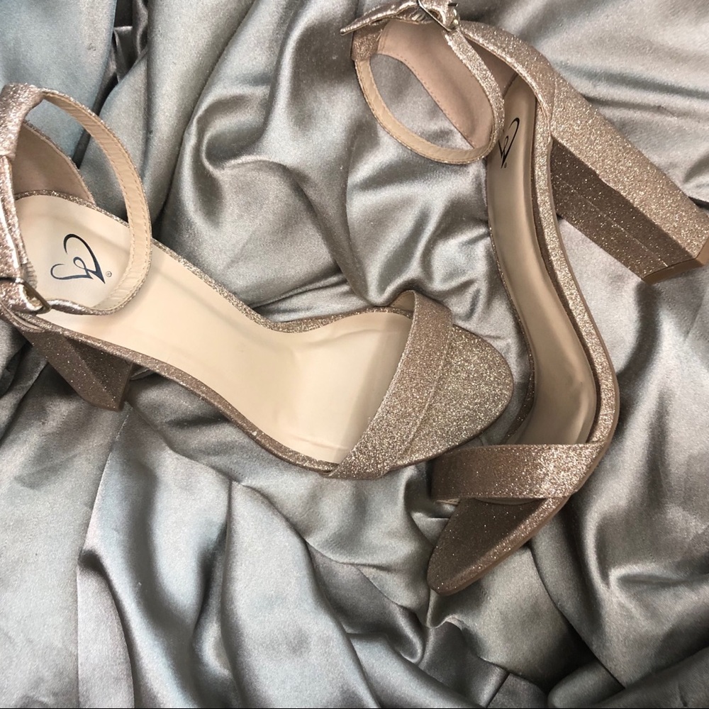 Gold Champagne Glitter Block Heels✨👡